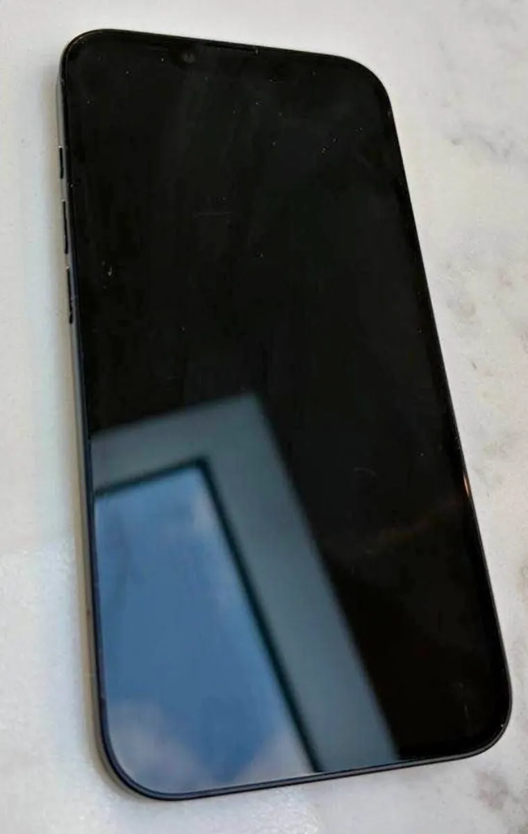 iPhone 16e - Image 1