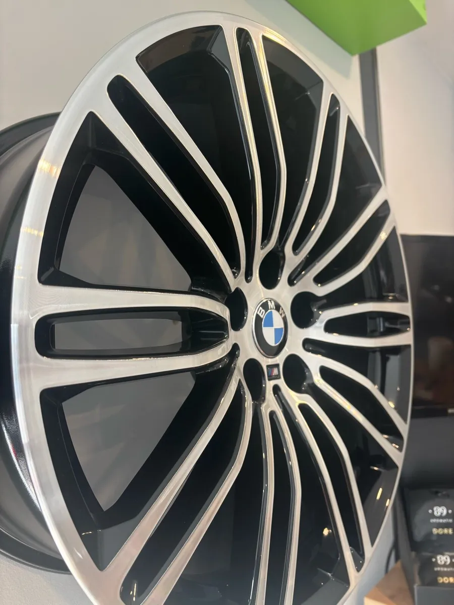 Genuine BMW 5 series alloys 19inch - Image 1