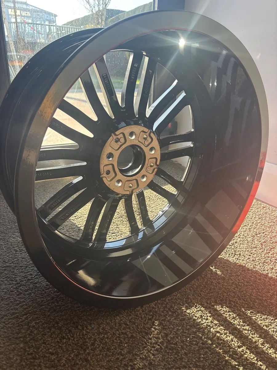 Genuine BMW 5 series alloys 19inch - Image 3