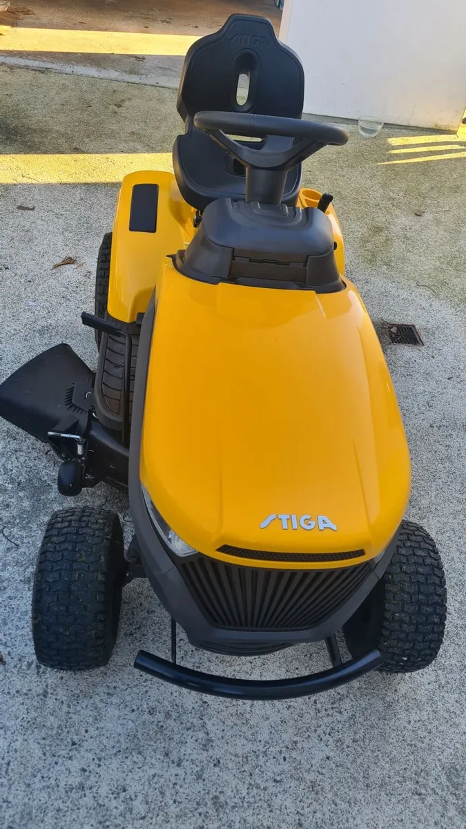 Stiga Tornado 398 Ride-on Lawnmower - Image 3