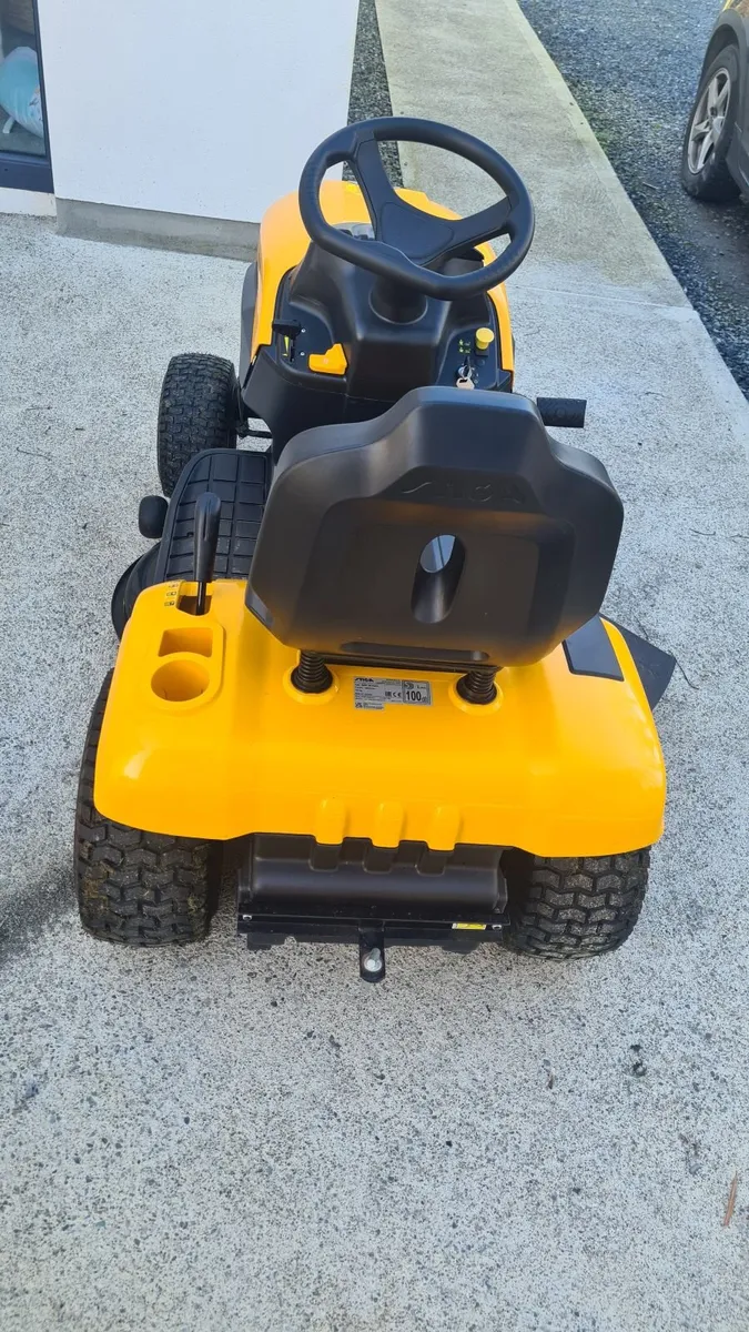 Stiga Tornado 398 Ride-on Lawnmower - Image 4