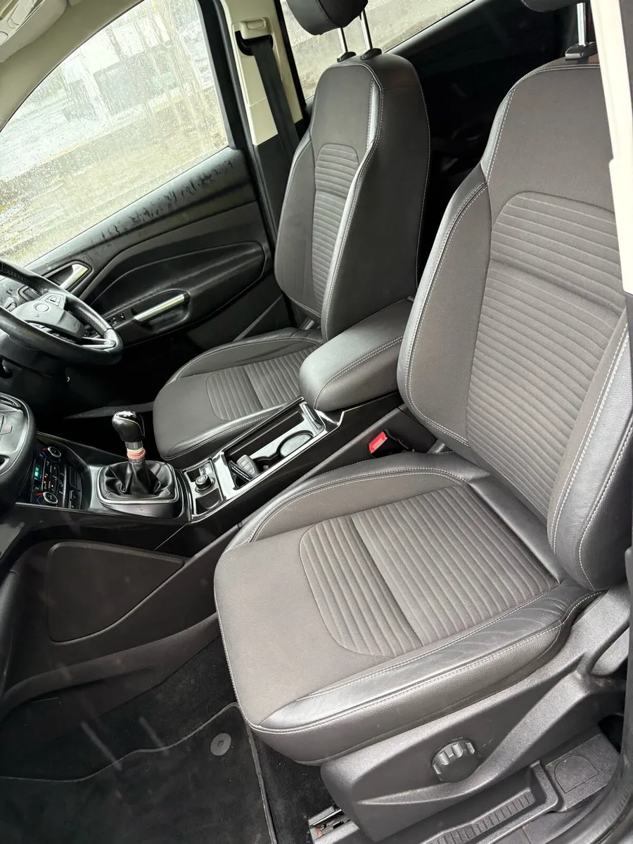 172 Ford Kuga 2.0tdci 5seater commercial - Image 3