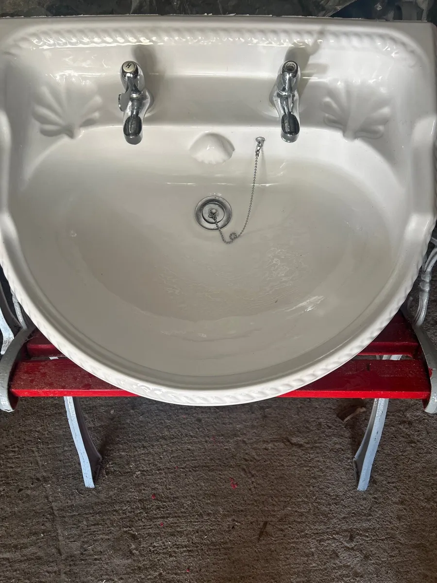 WHB & Pedestal - Image 2