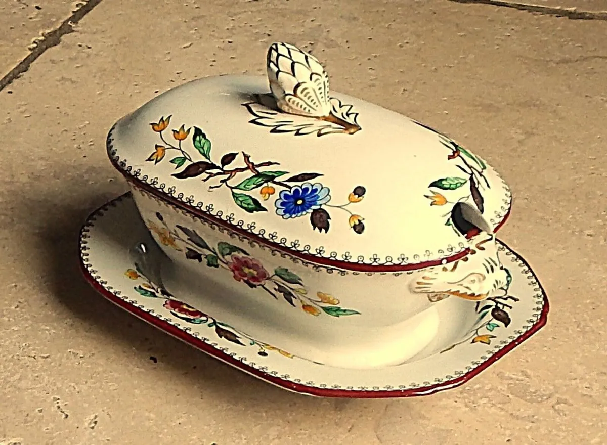Spode Gilded Sauce Tureen and Stand - Image 1