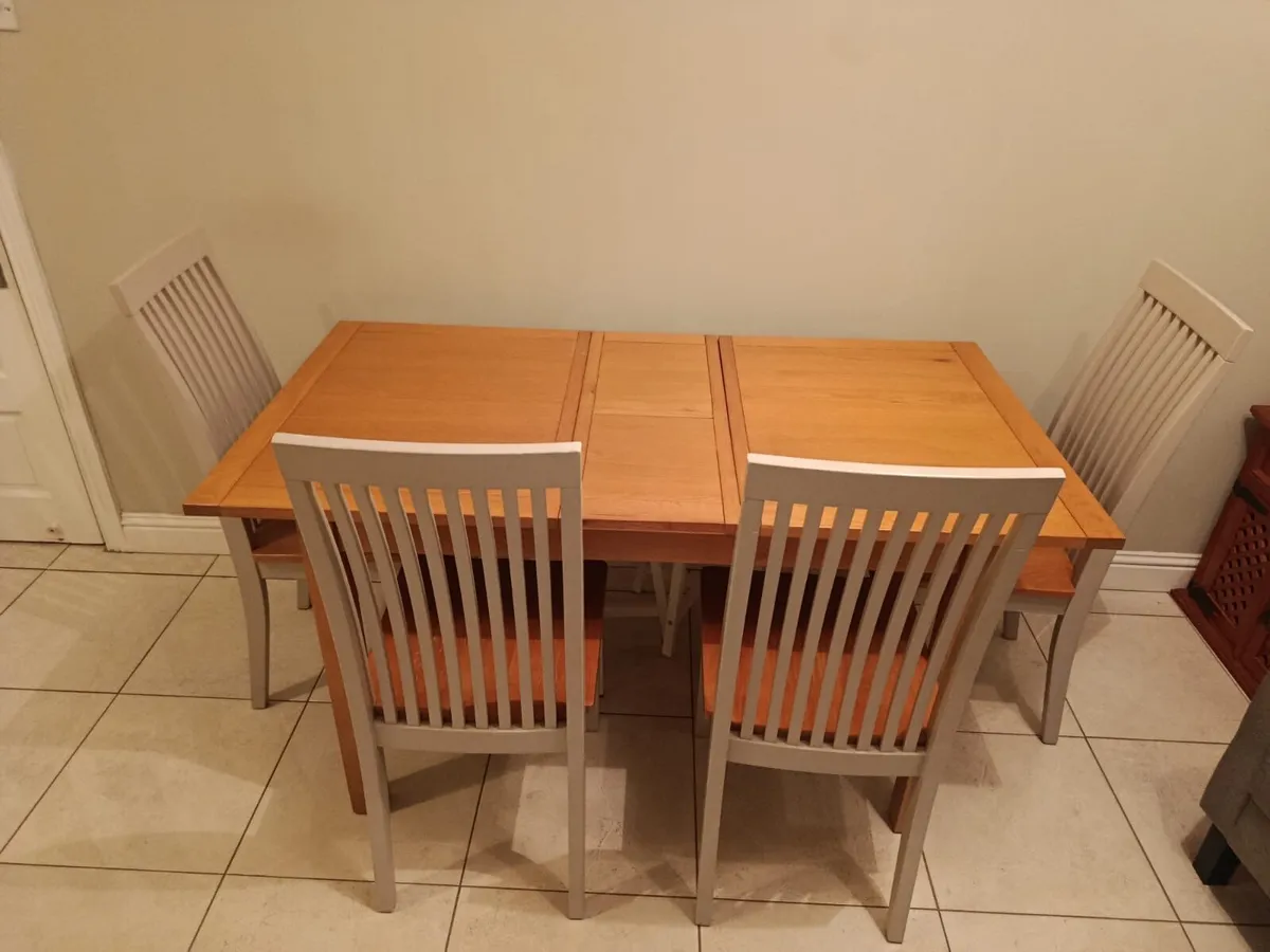 Kitchen table and chairs - Image 4