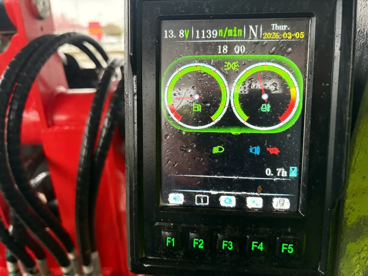 26 Kubota Powered Everun ER1120 Loader - Image 4