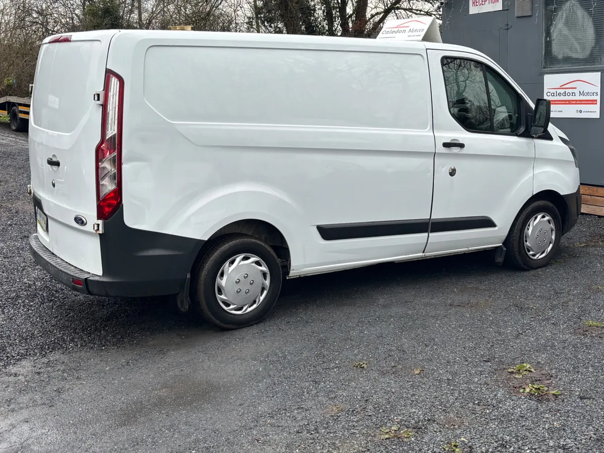 FORD TRANSIT CUSTOM-NEW CVRT - Image 4