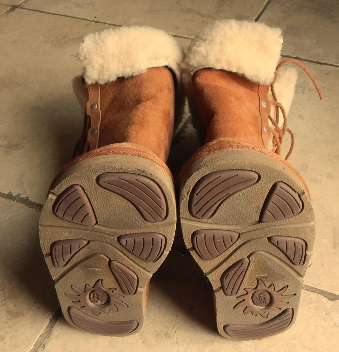 Pair of Ladies UGG brand Leather & Sheepskin Boots - Image 4