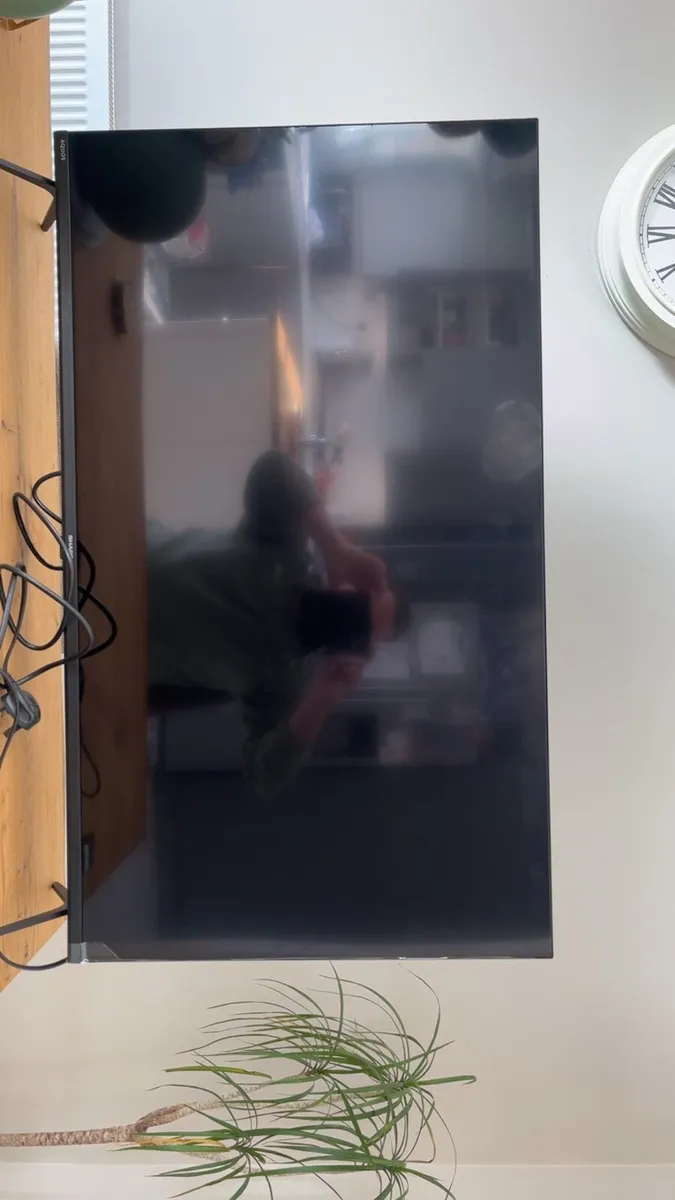 43” smart tv never used - Image 2