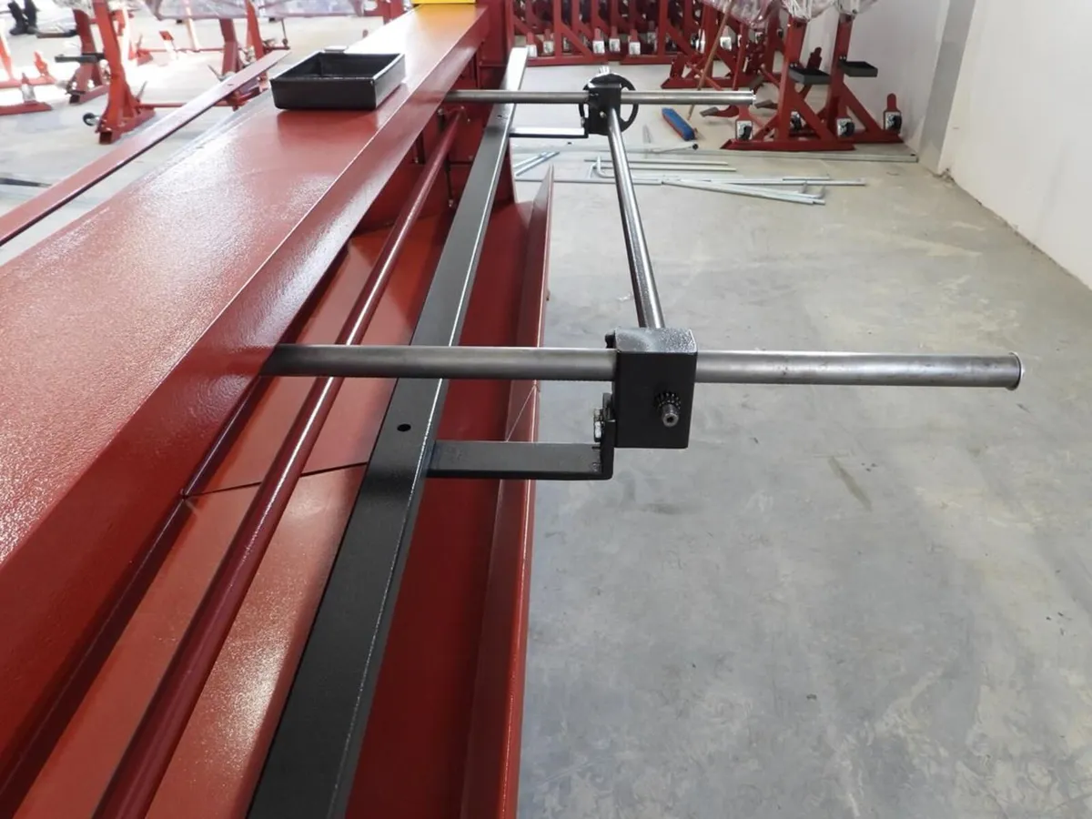 sheet metal guillotine 3050mm-1.2mm steel - Image 4