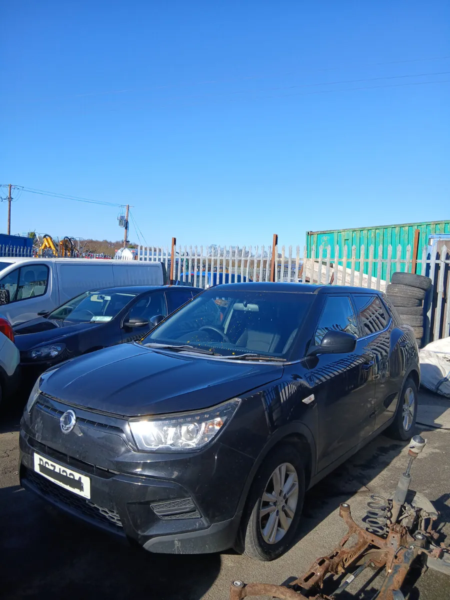 2016 SSANYONG TIVOLI BREAKING - Image 2