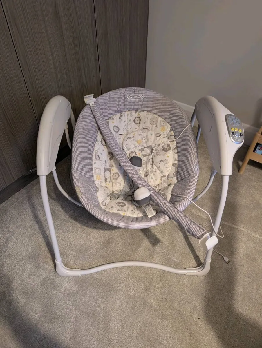 Graco baby swing