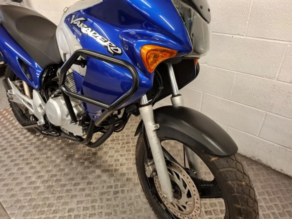 Honda Varadero 125 2003 - Image 2