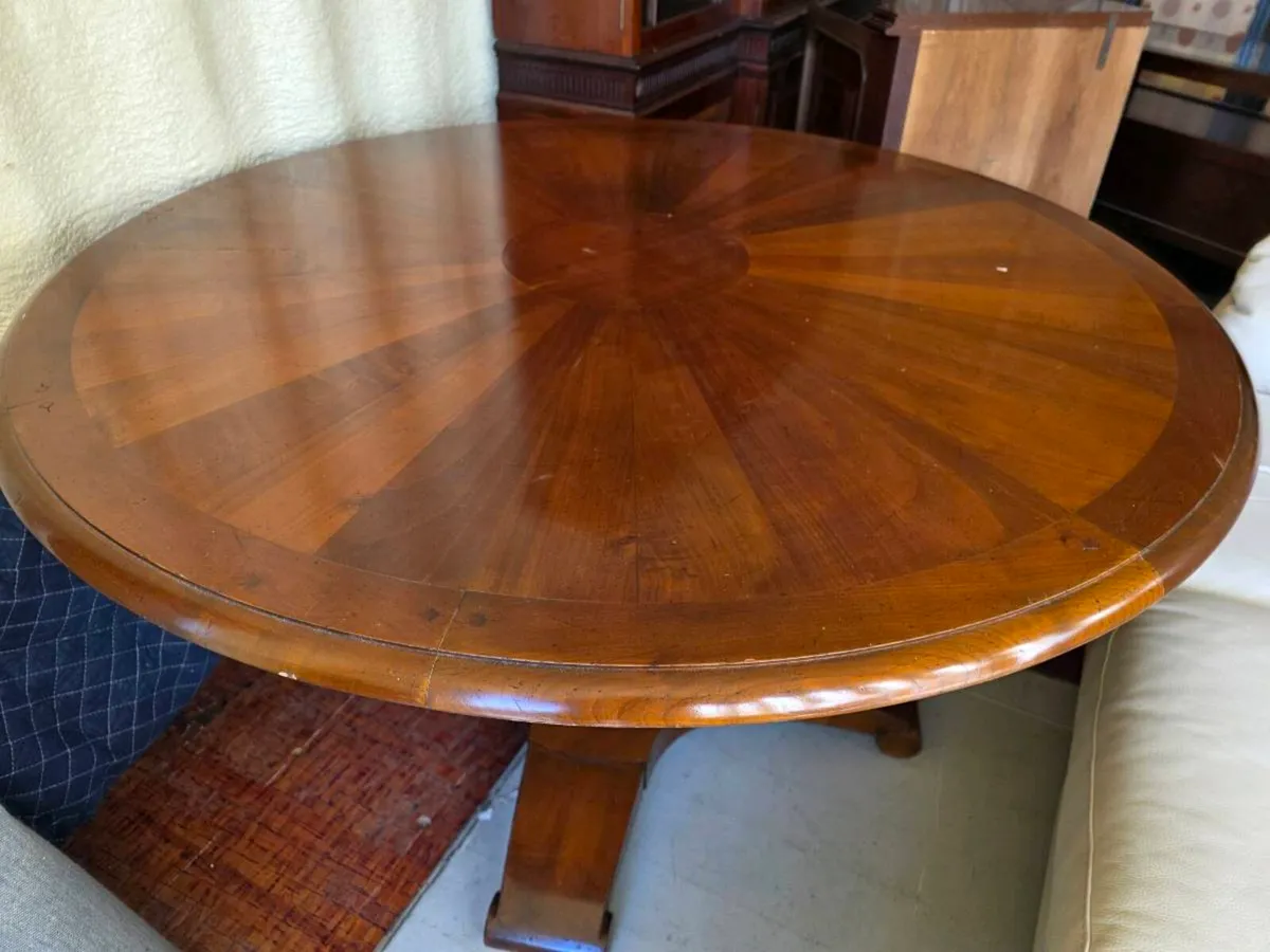 Dining room Table - Image 1