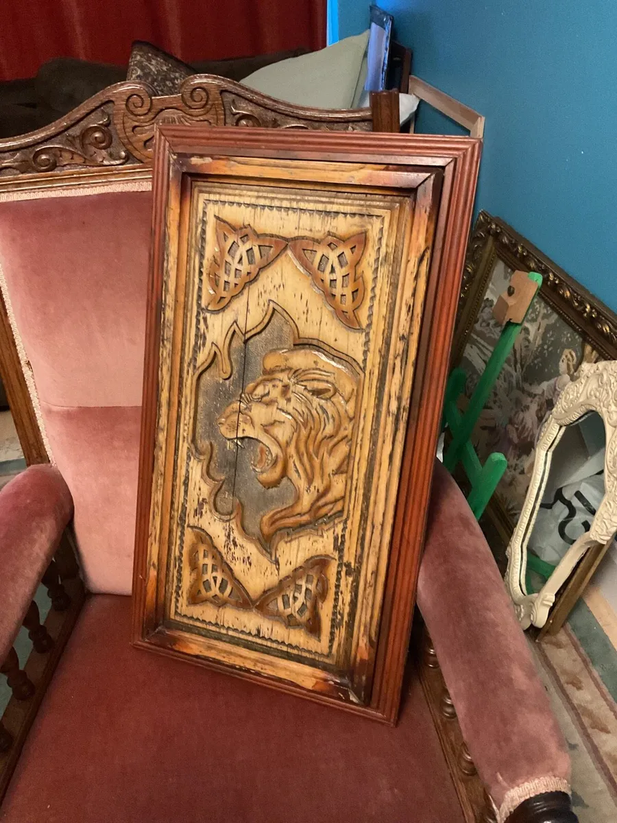 Carved Heraldic Lion Hanging - Image 3