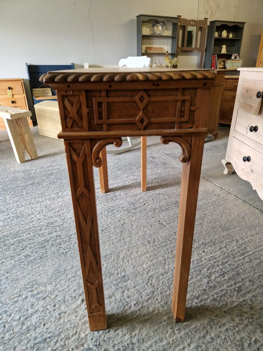 Vintage carved pine table with drawers - Image 3