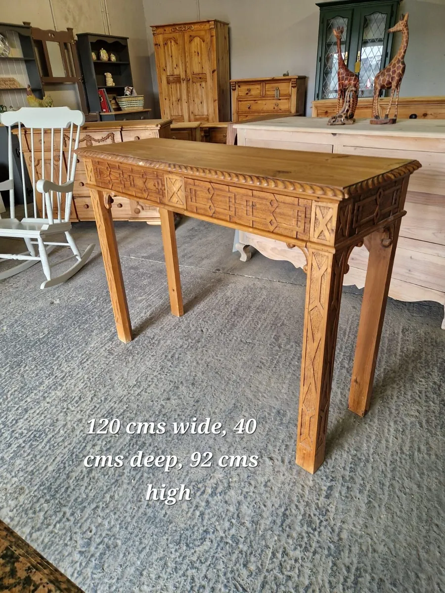 Vintage carved pine table with drawers - Image 1