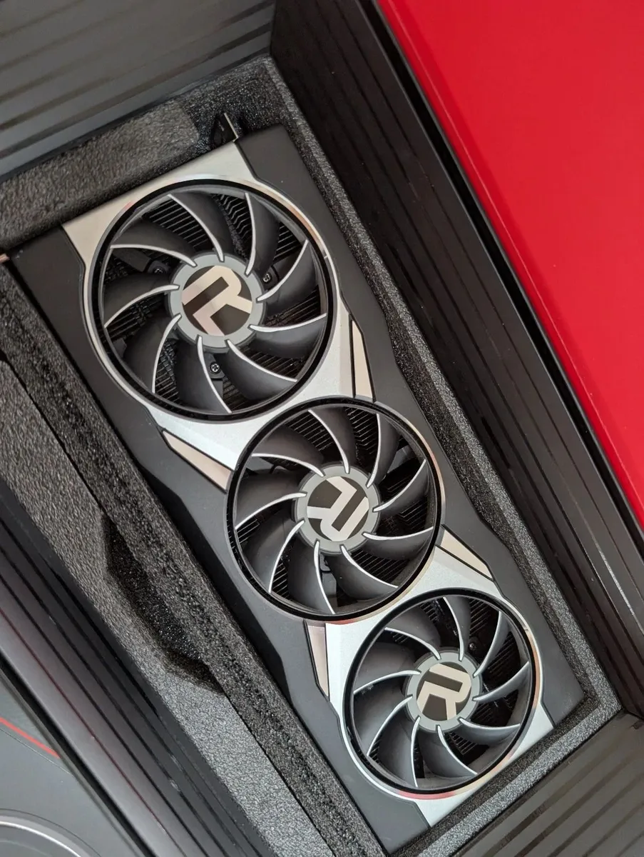 Sapphire Radeon RX 7800 XT PURE 16GB GDDR6 Graphic - Image 1