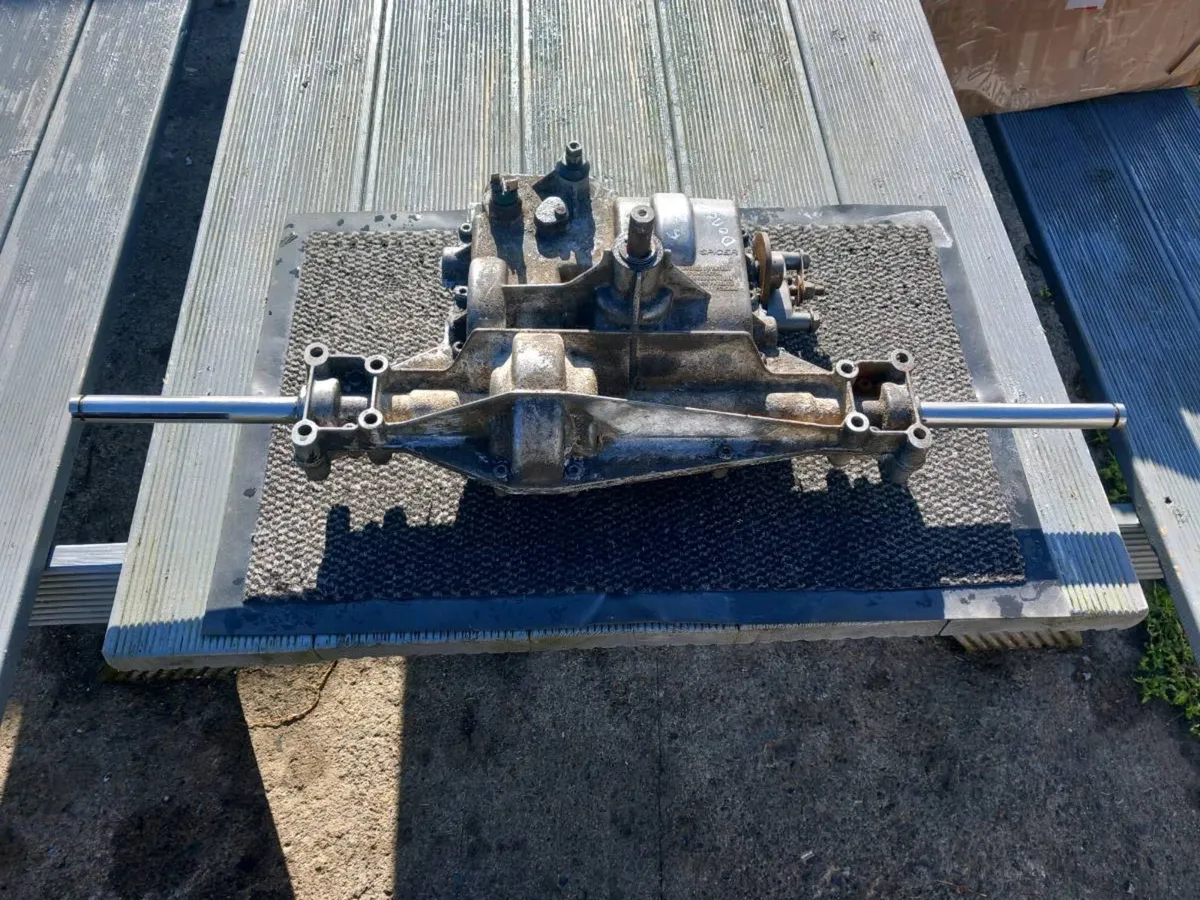 Castlegarden/Mountfield spicer manual gearbox - Image 3