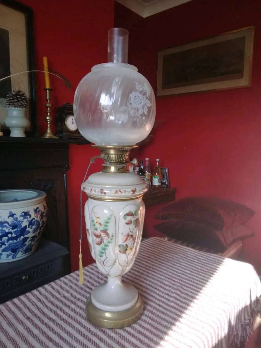 Antique oil lamp - Image 1