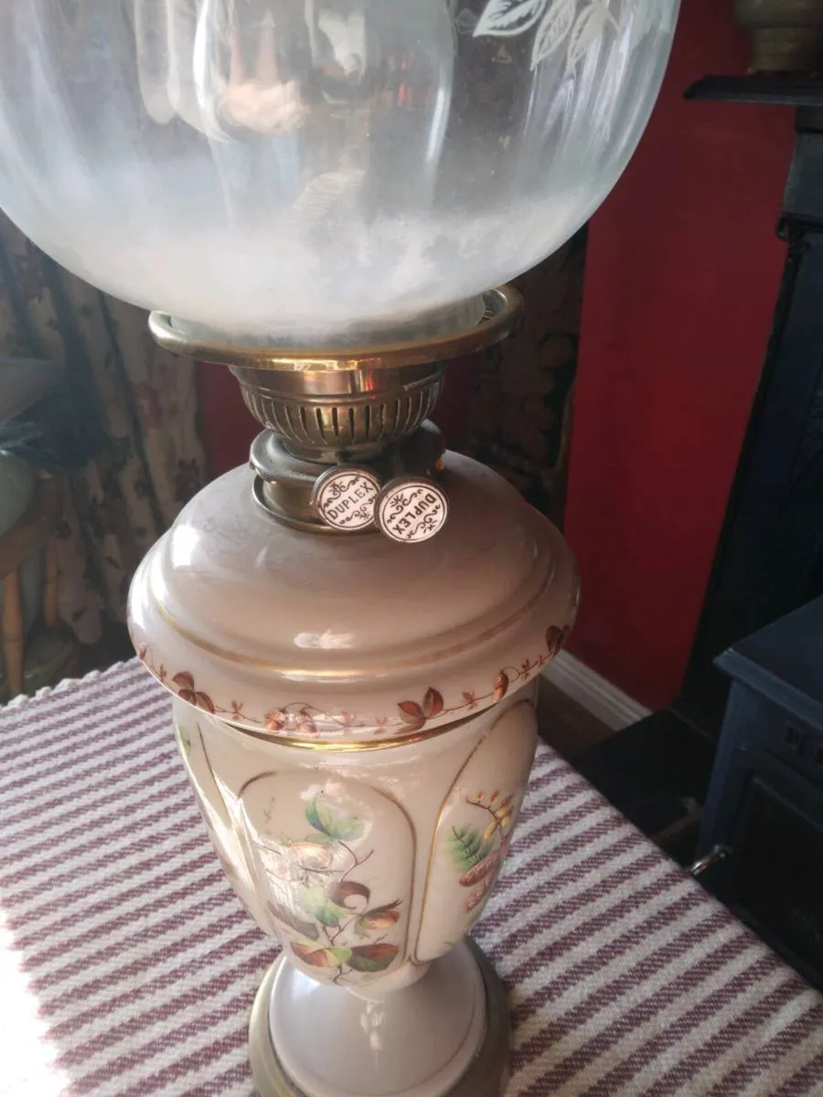 Antique oil lamp - Image 2