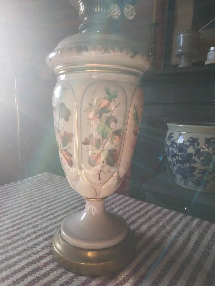 Antique oil lamp - Image 3