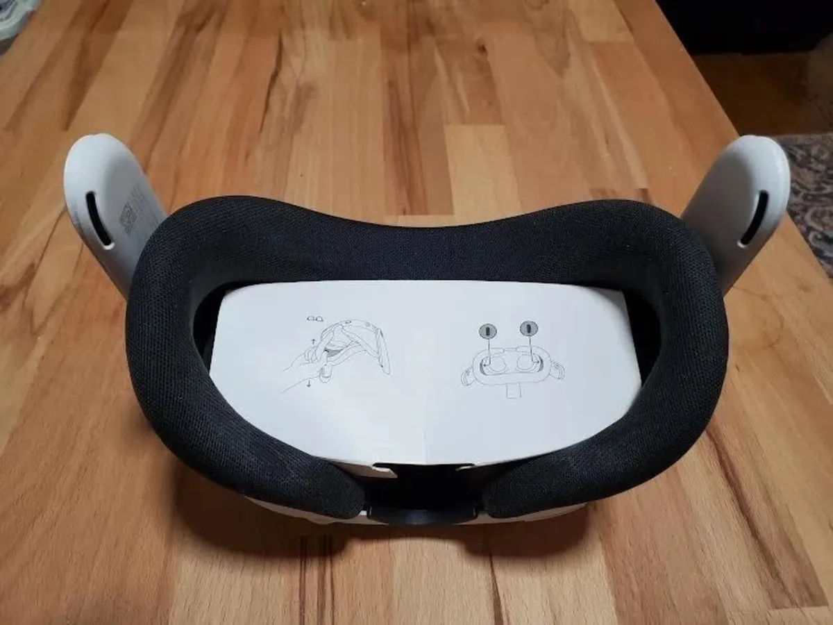 META QUEST 3 512 gb virtual reality helmet - Image 2