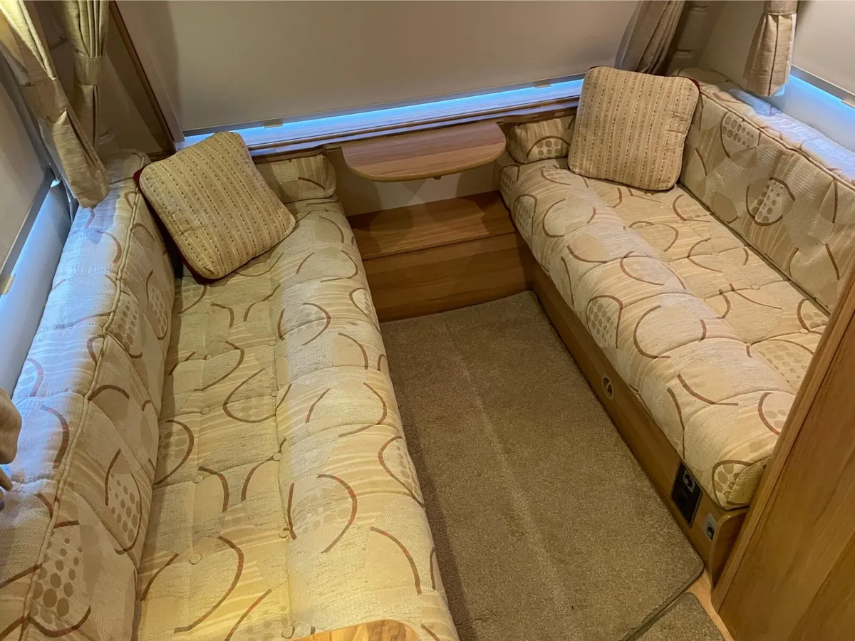 Bailey Orion 450/5 triple bunk - Image 3