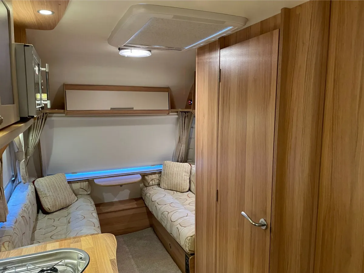 Bailey Orion 450/5 triple bunk - Image 4