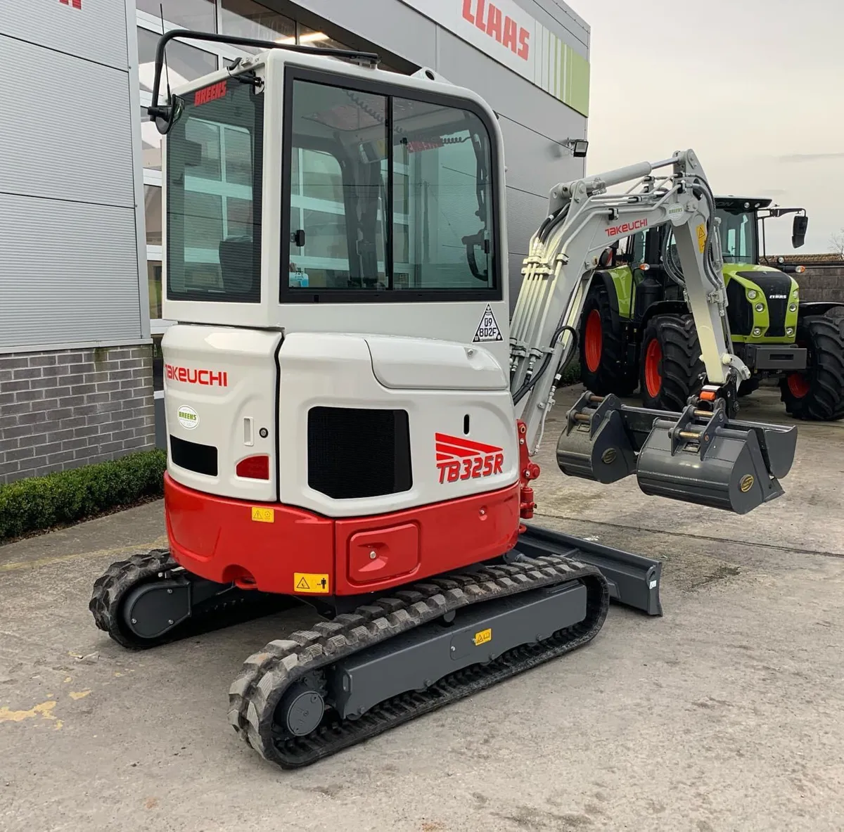 Takeuchi TB325R Mini Digger - Image 3