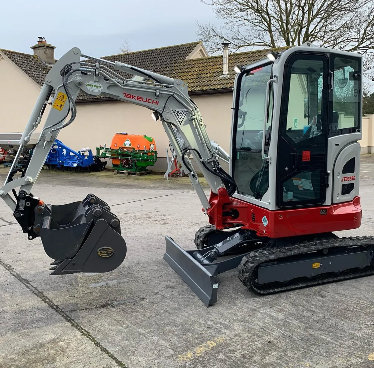 Takeuchi TB325R Mini Digger - Image 2