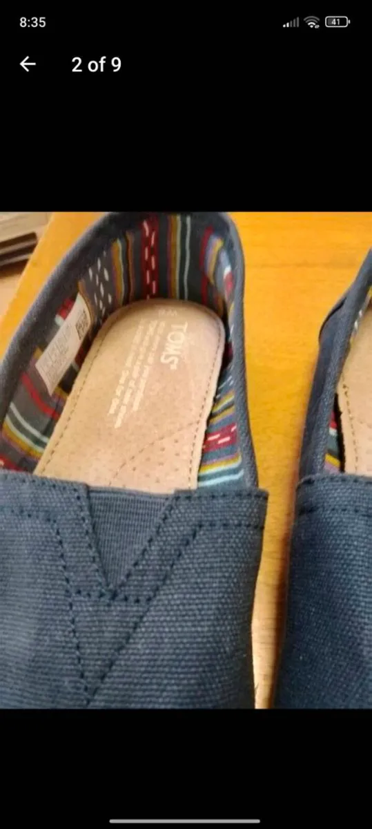 Tom's classic canvas shoes - Image 2