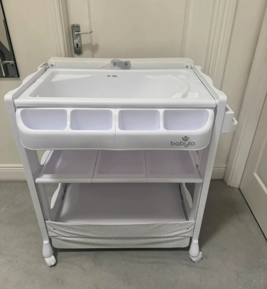 Babylo Bath and Baby Changing Table - Image 3