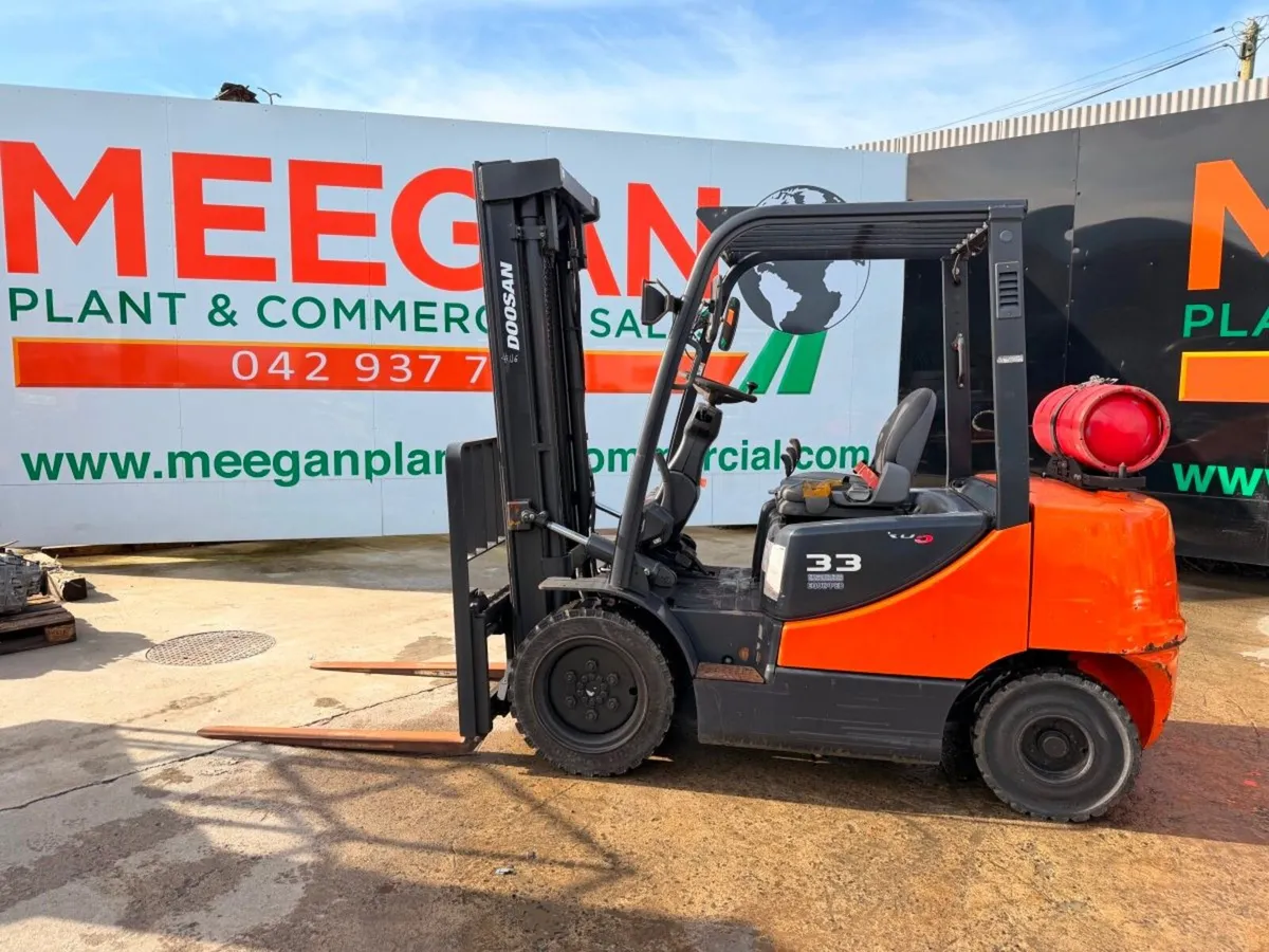 Doosan 3.3 ton forklift - Image 1