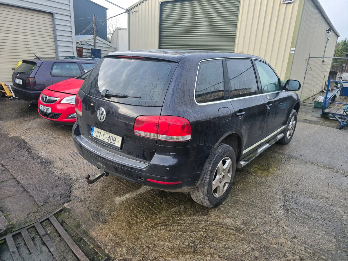 07 volkswagen touareg - Image 2