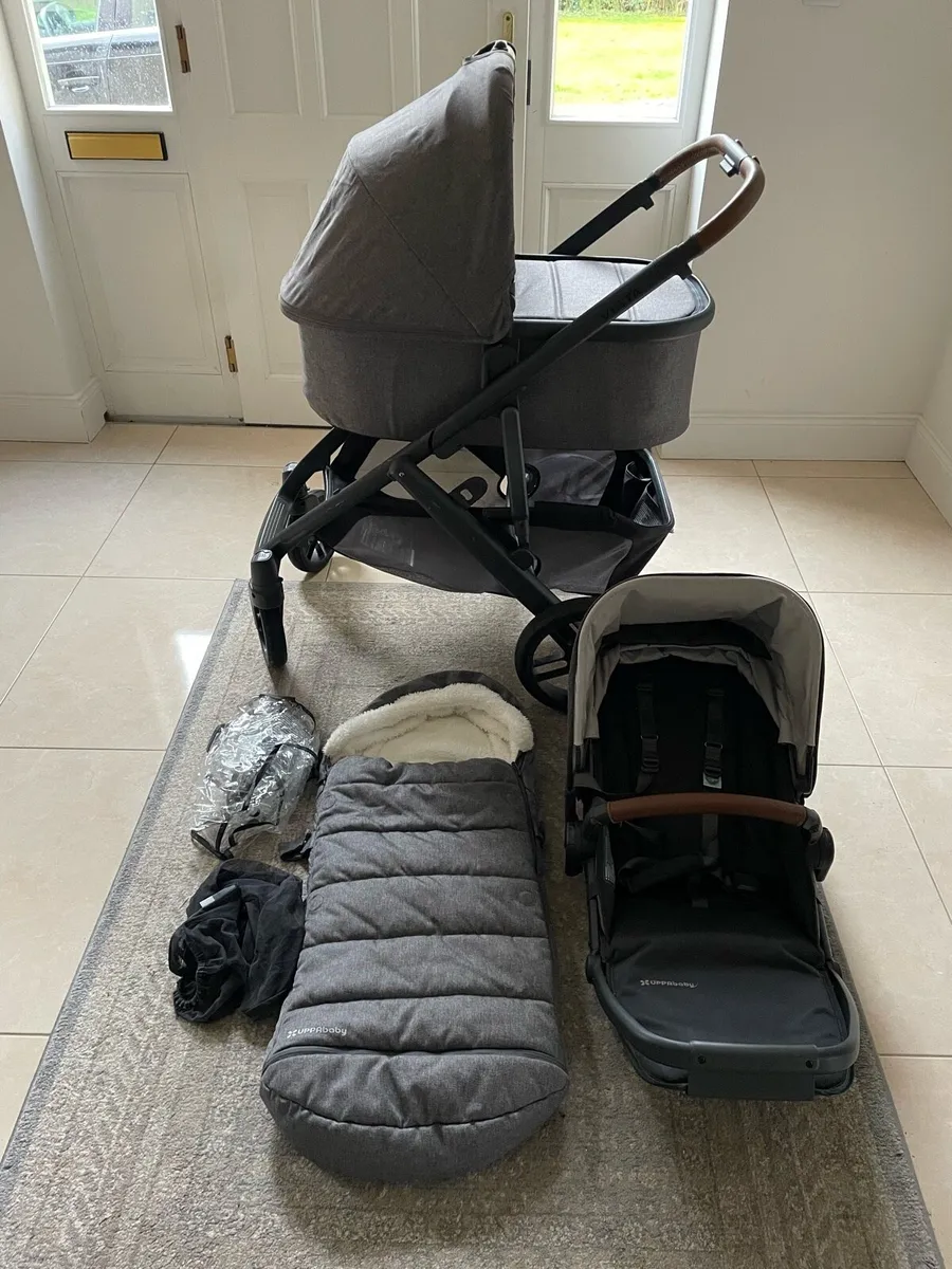 Uppababy Vista Grayson Package with New Base - Image 4