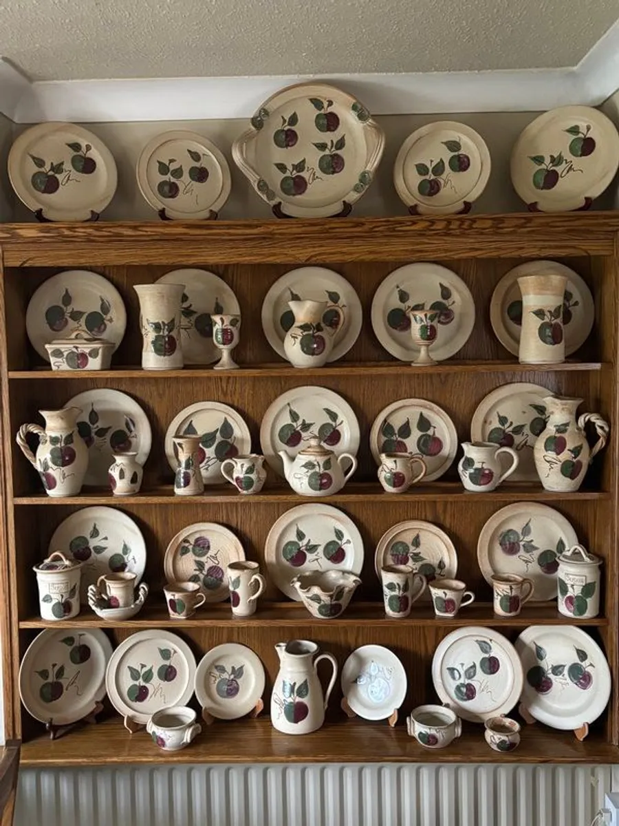 Ballydougan Pottery set - Image 1