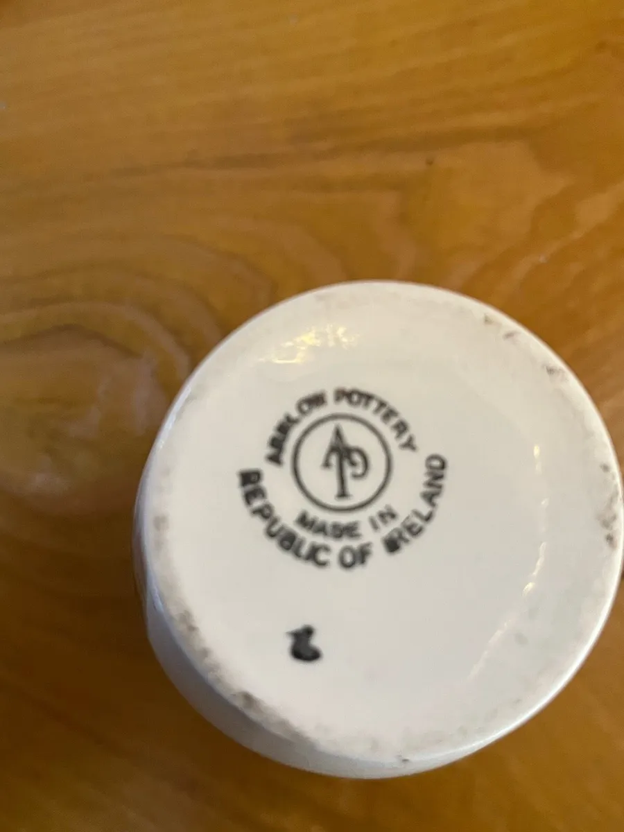 1960s Arklow Pottery Blarney Castle Bud Vases - Image 2