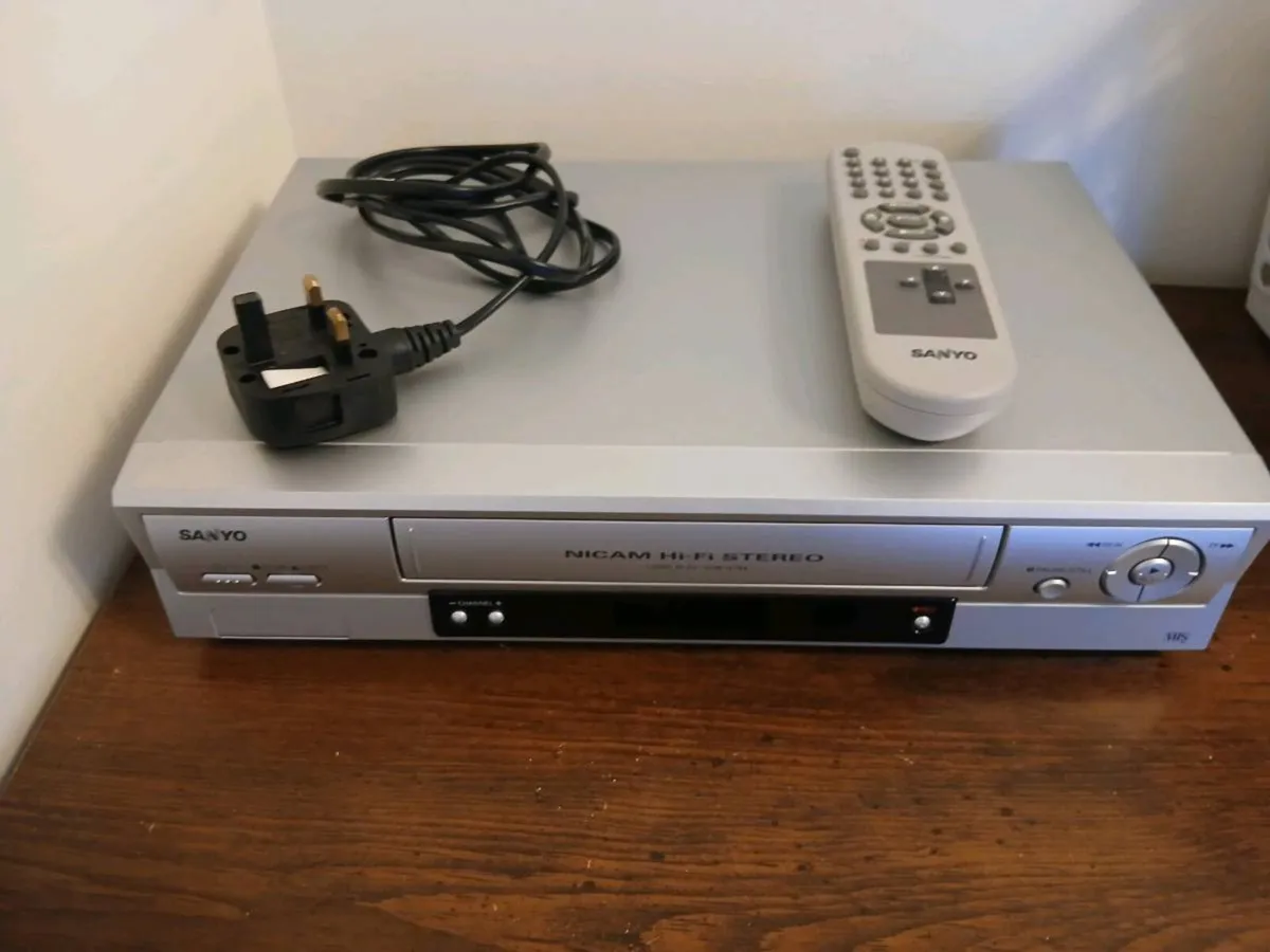 Sanyo vhs player - Image 1