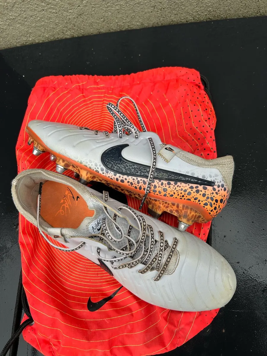 Nike Tiempo - Image 1