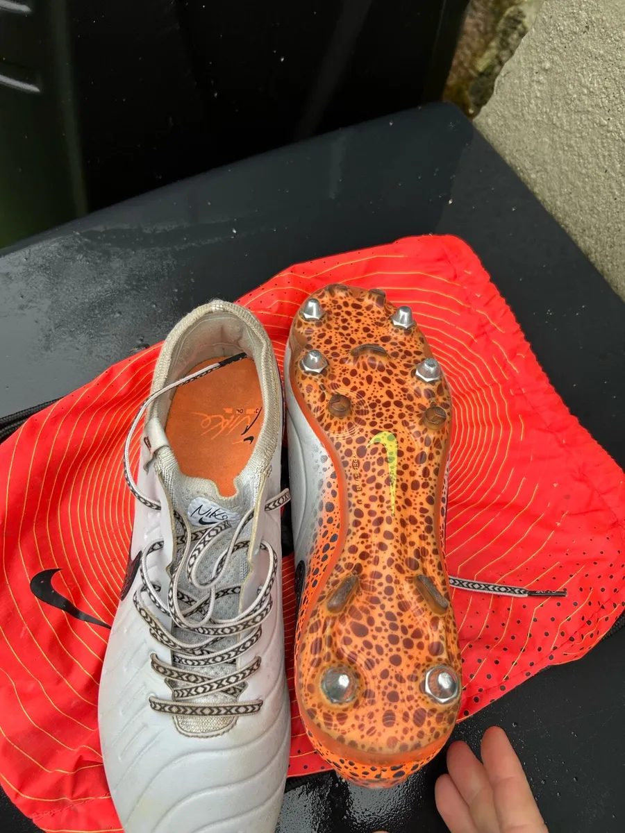 Nike Tiempo - Image 2