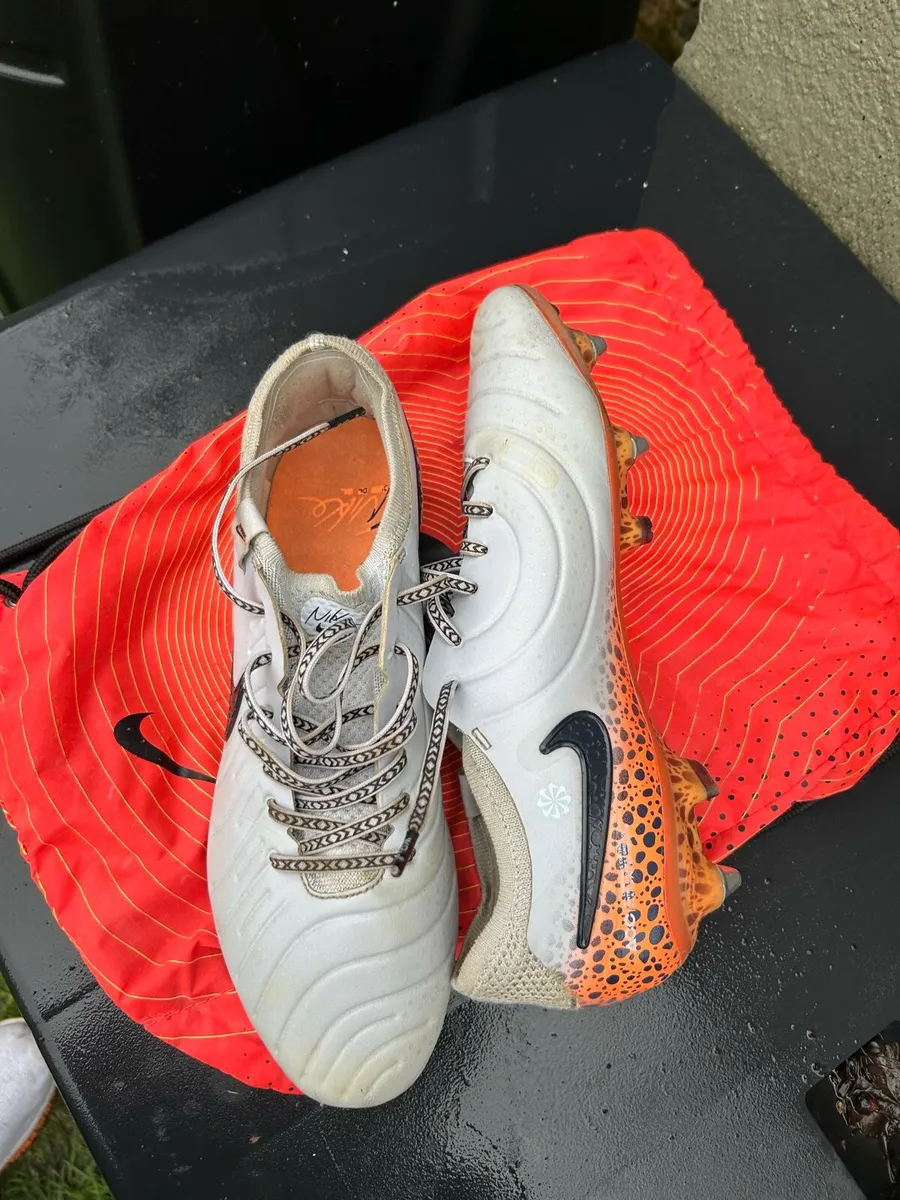 Nike Tiempo - Image 3