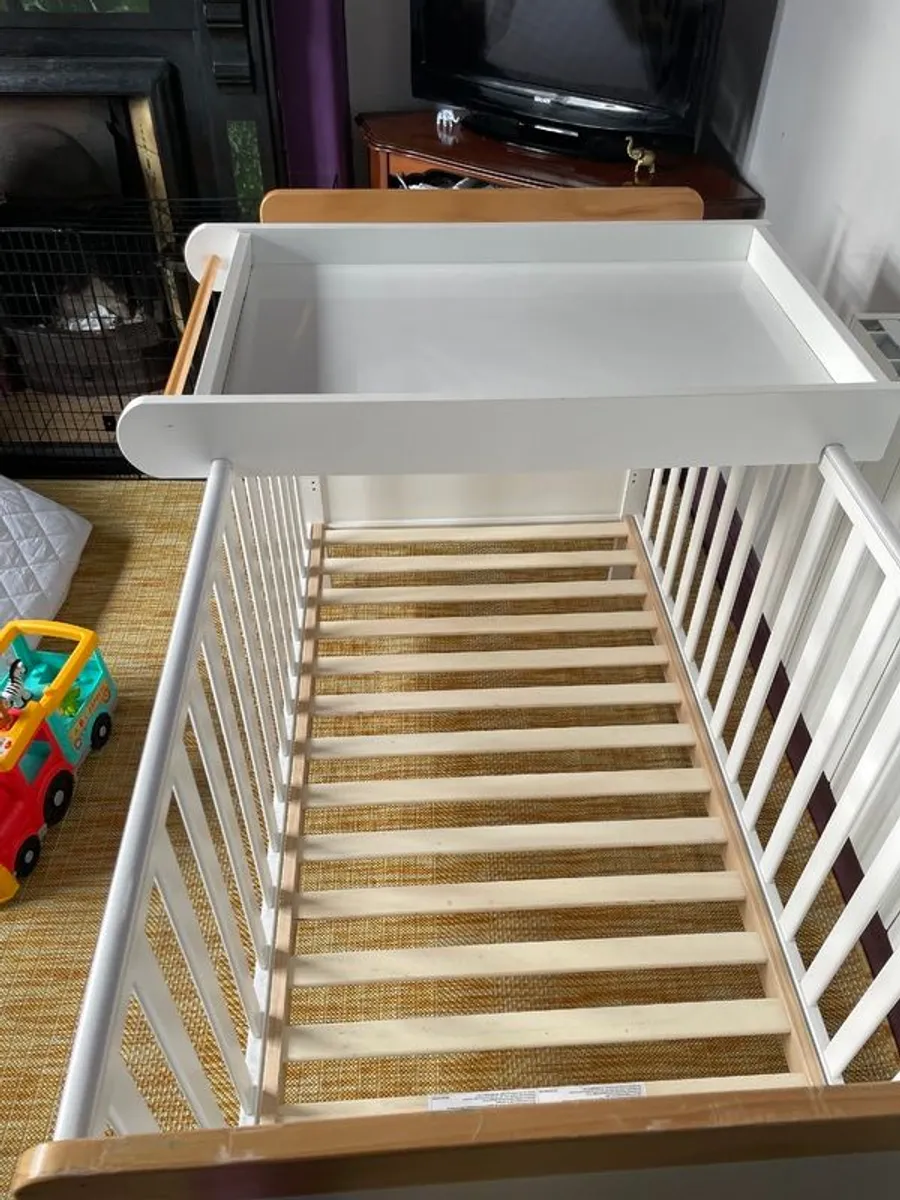 Cot Bed (dismantled) with Changing Unit, mattress & sheets - Image 3