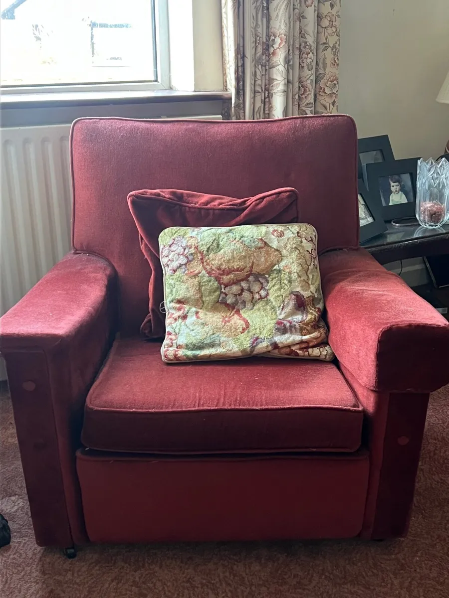 Couch and two armchairs - Image 3