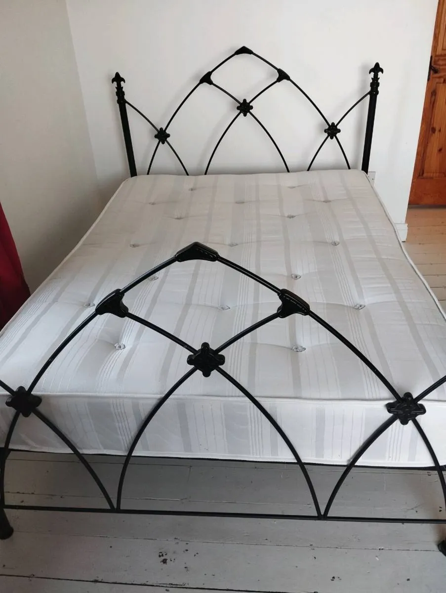 Double black Gothic bed with double quality matres