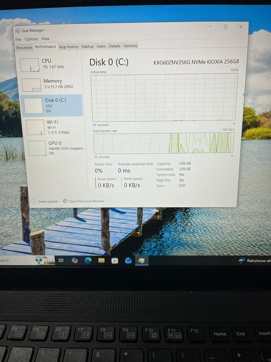 Laptop Fujitsu LifeBook A3510 Intel Core i5-10gen - Image 3