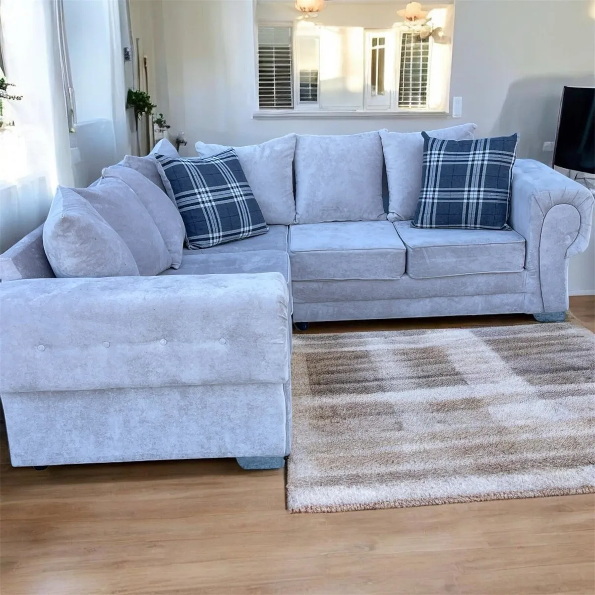 Verona Modern sofa - Image 1