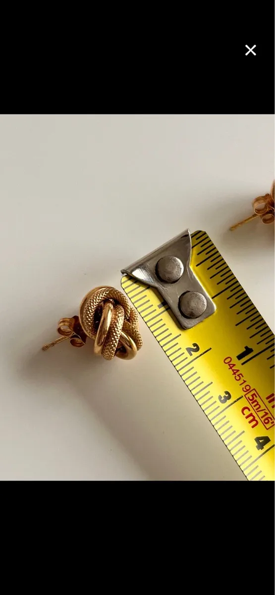 Gold earrings - Image 3