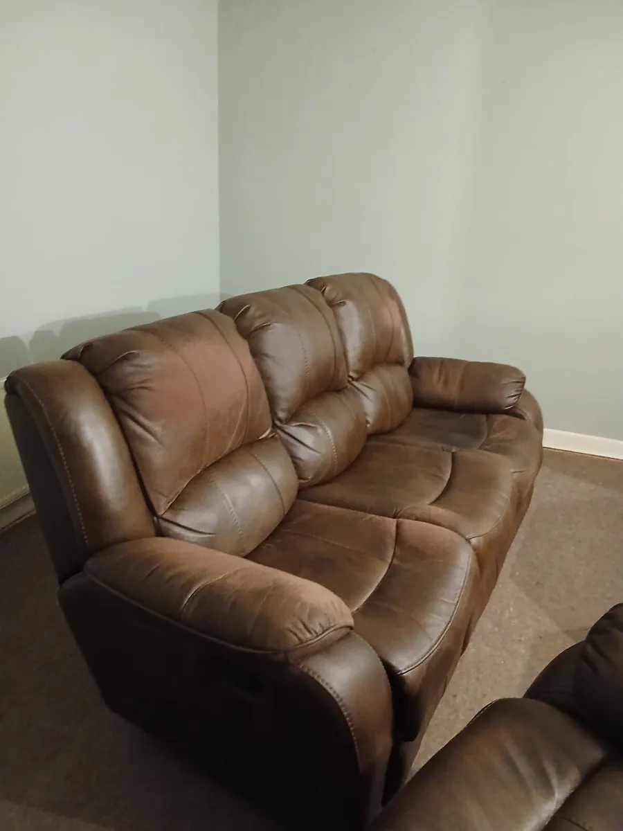 Brown Leather sofa set - 3 seater & 2 seater - Image 2