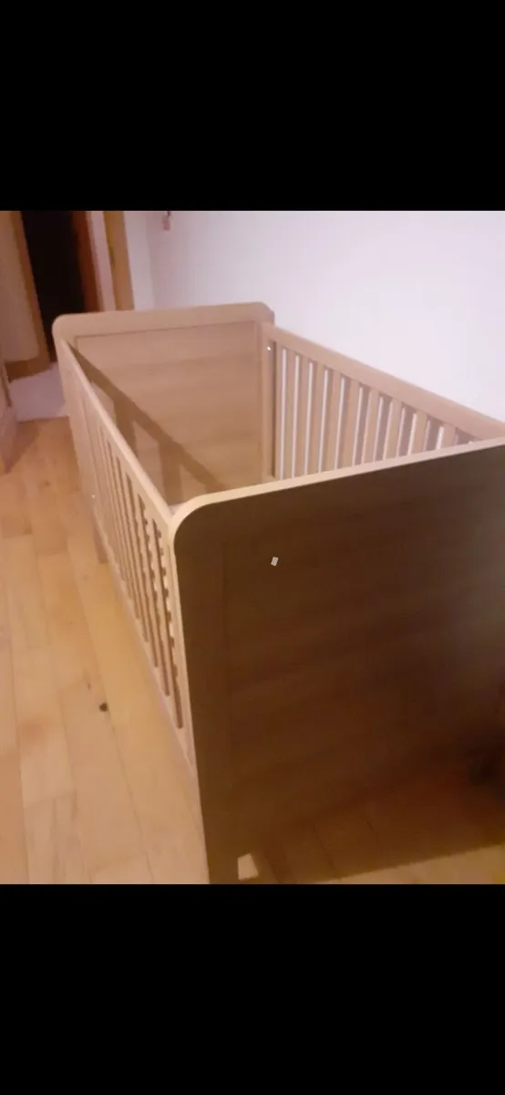 Mama and Papa Cot bed - Image 3